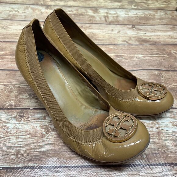 Tory Burch Pumps Heels Wedge Size 8.5M Caroline Nude Tan Patent Leather - Picture 1 of 13